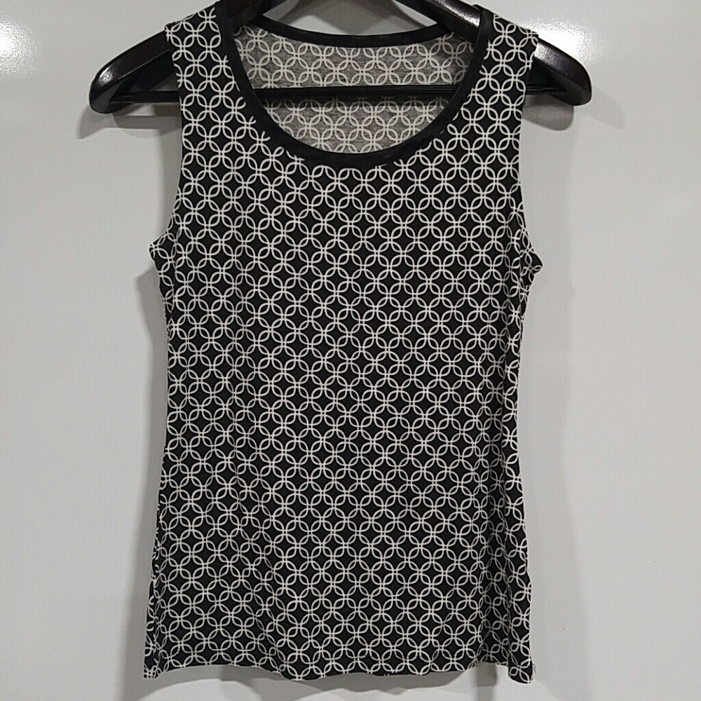 Banana Republic sleeveless top🎉